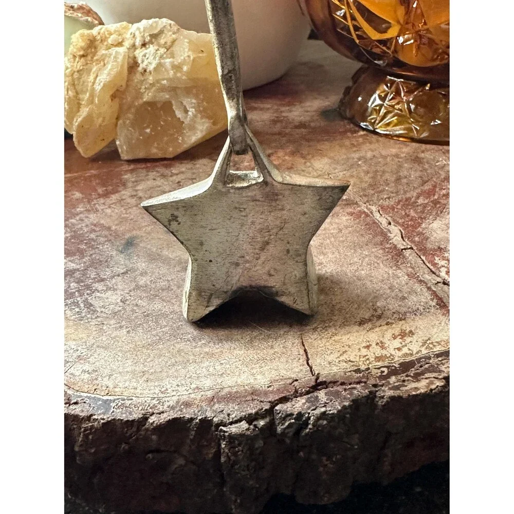Vintage Star Candle Snuffer – Cast Metal Wick Extinguisher, Rustic Cottagecore D